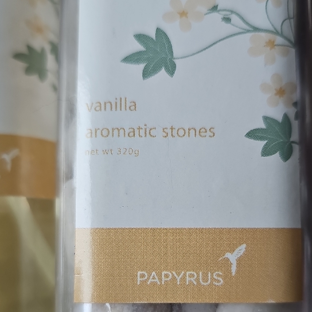 New Papyrus Vanilla Scented Home Room Spray and Aromatic Vanilla Scented Stones - Picture 2 of 8